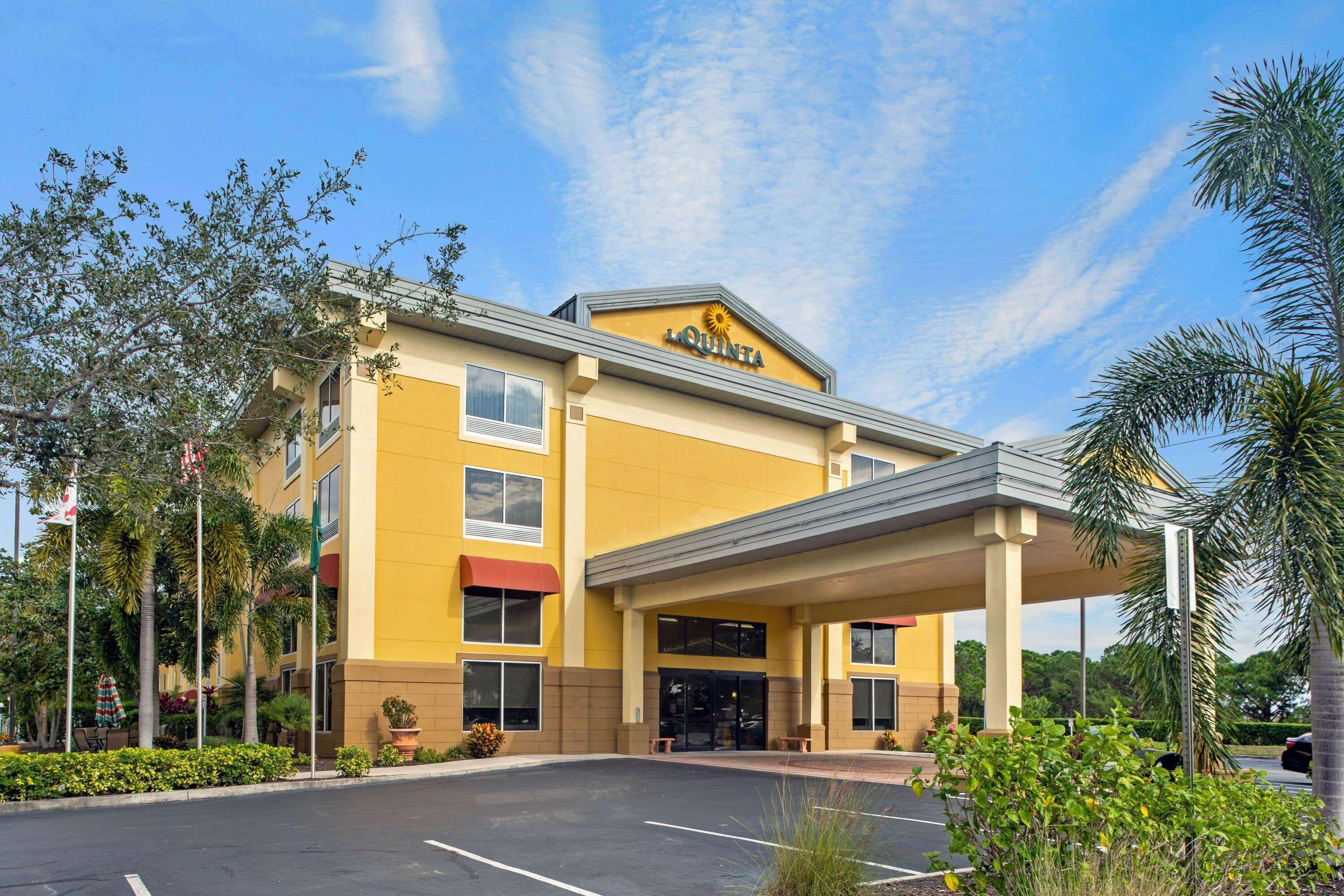 Comfort Inn & Suites Sarasota I75 The Meadows Exteriér fotografie