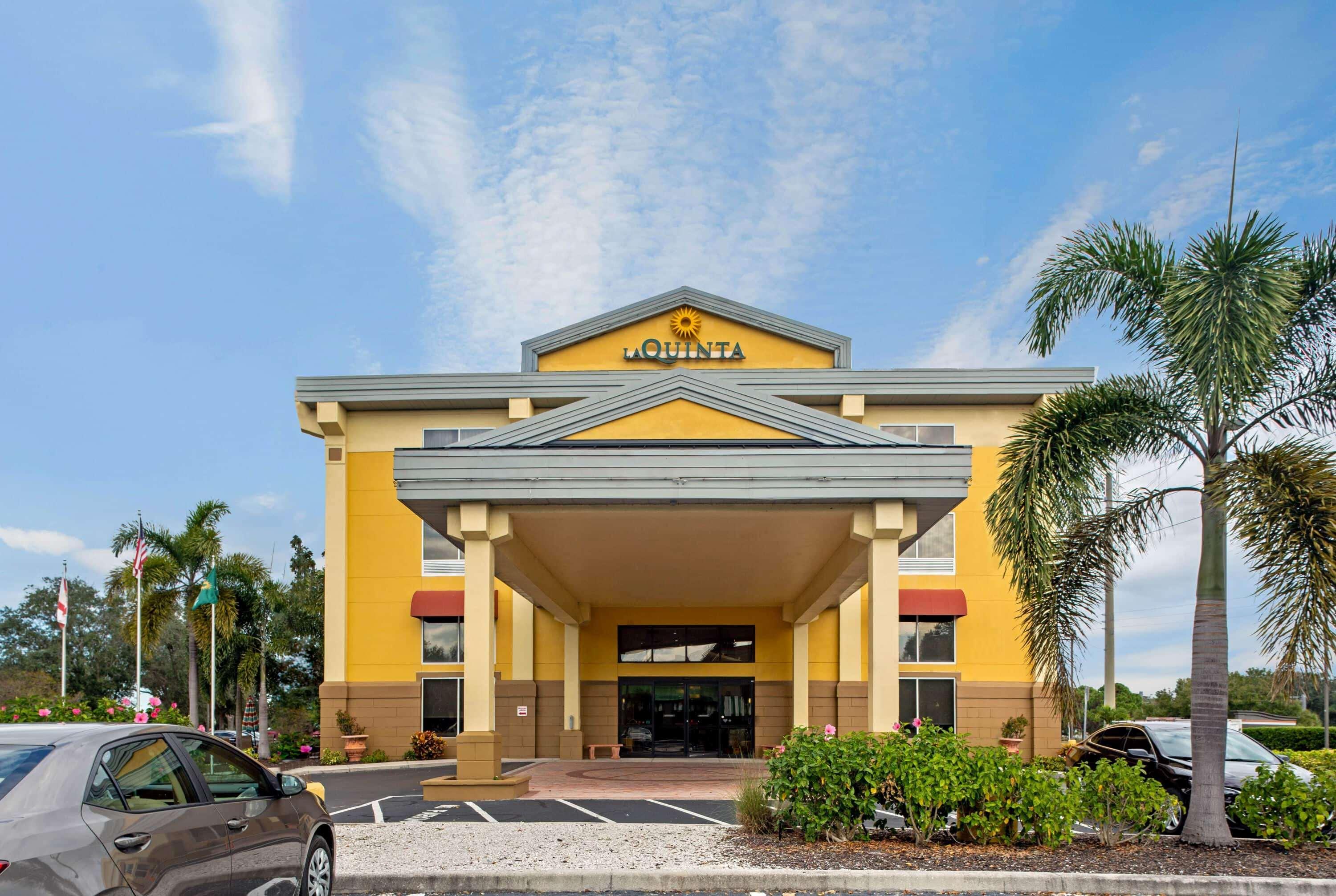 Comfort Inn & Suites Sarasota I75 The Meadows Exteriér fotografie