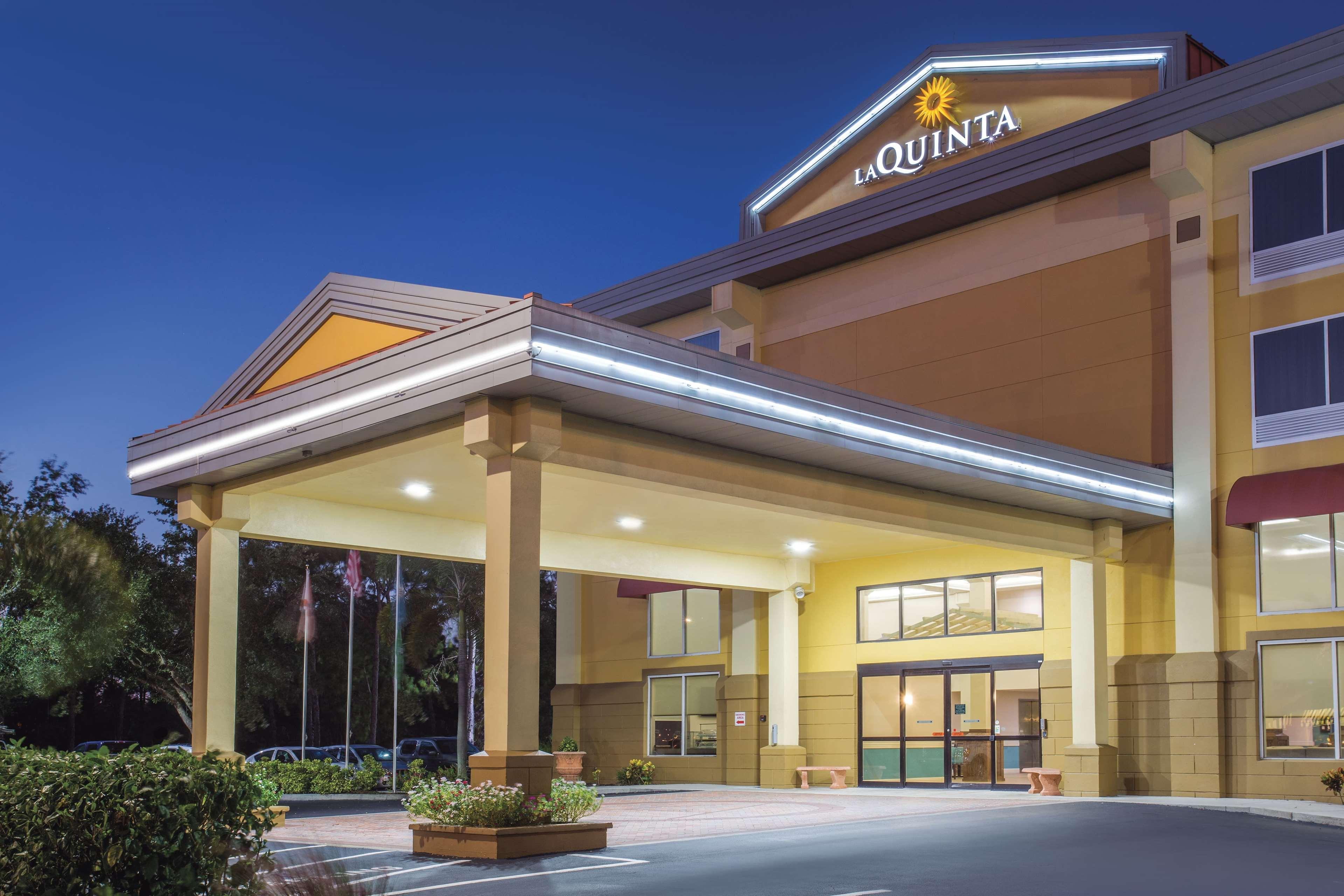 Comfort Inn & Suites Sarasota I75 The Meadows Exteriér fotografie