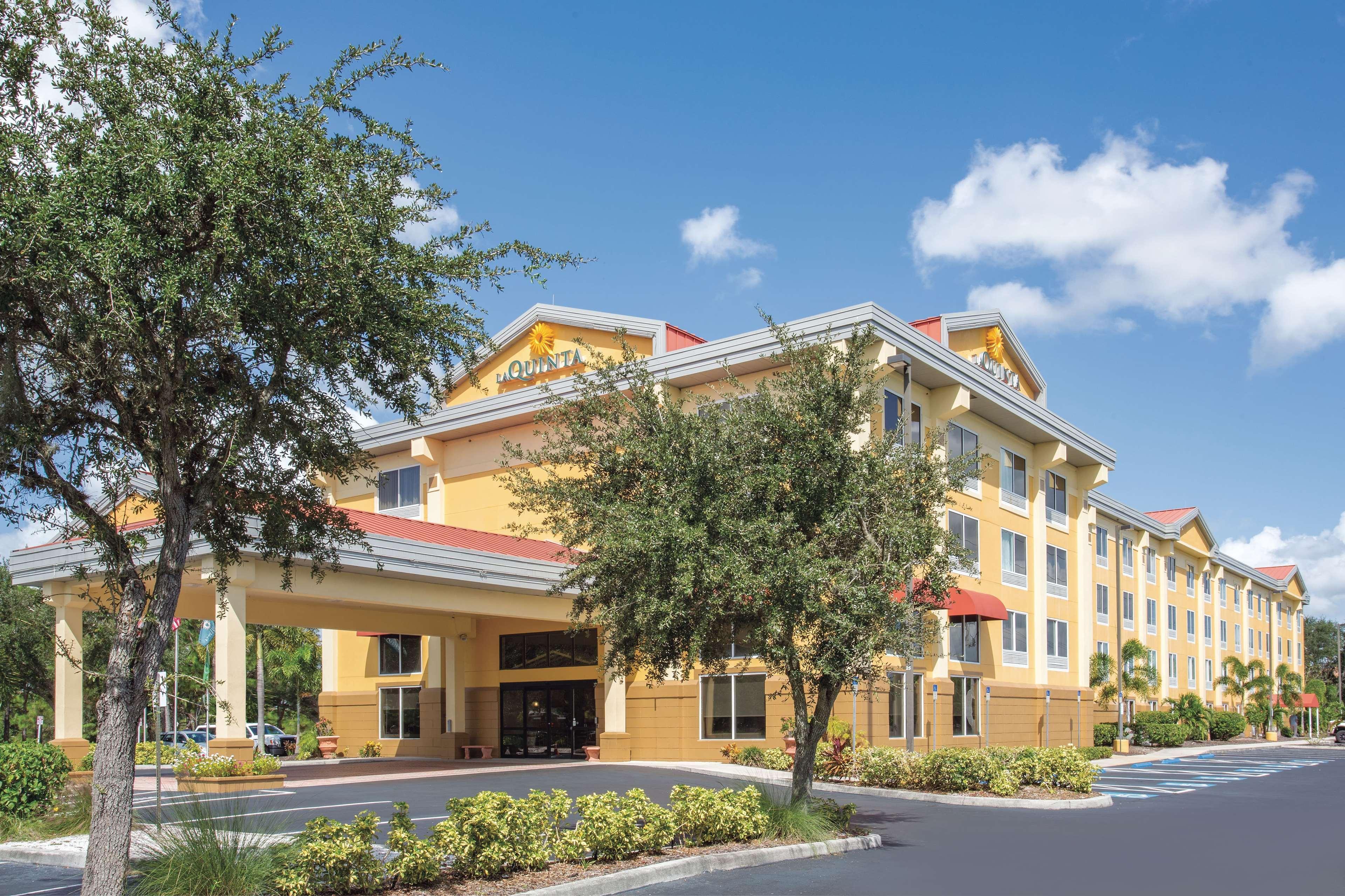 Comfort Inn & Suites Sarasota I75 The Meadows Exteriér fotografie